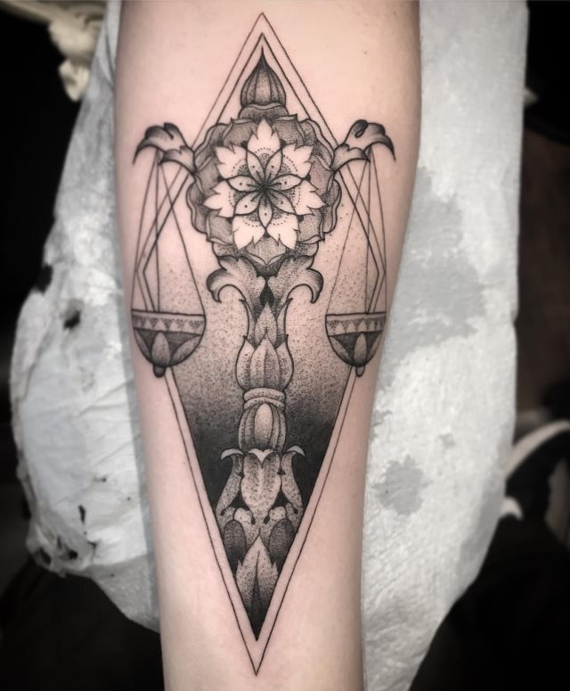tattoo femenino para libras 13