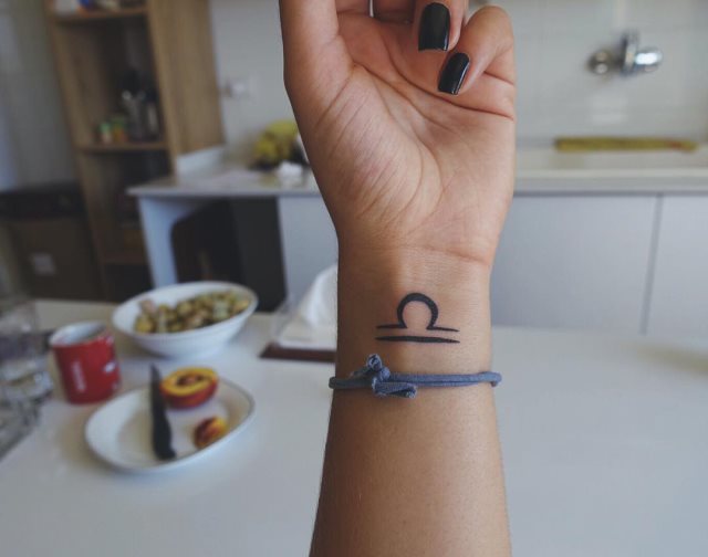 tattoo femenino para libras 17