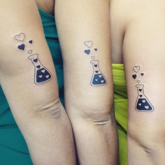tattoo femenino para mejores amigas 14