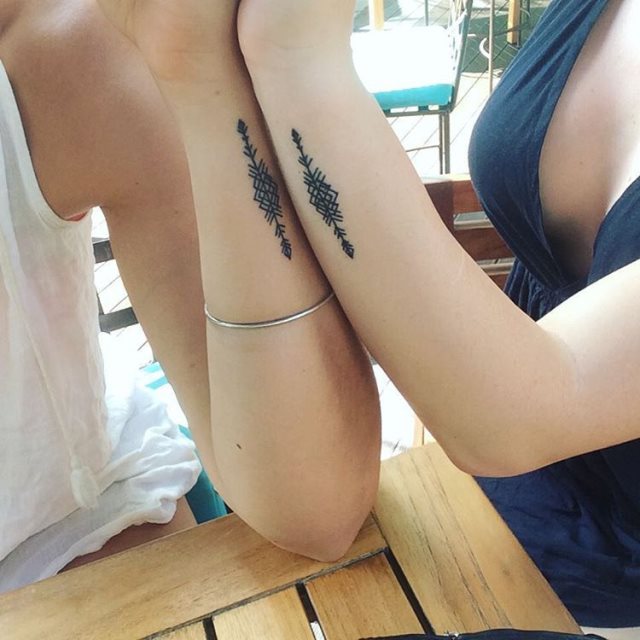 tattoo femenino para mejores amigas 18