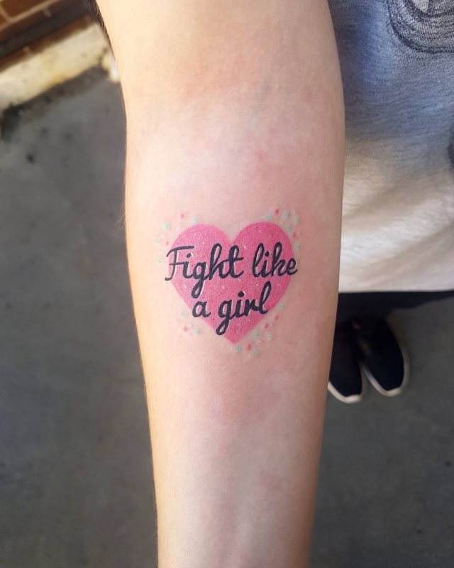 tattoo femenino pequeno en el brazo 02
