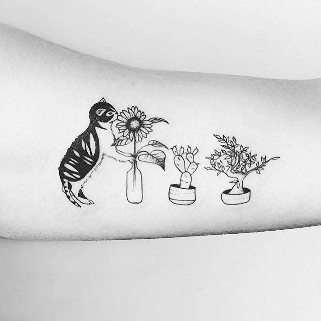tattoo femenino pequeno en el brazo 04