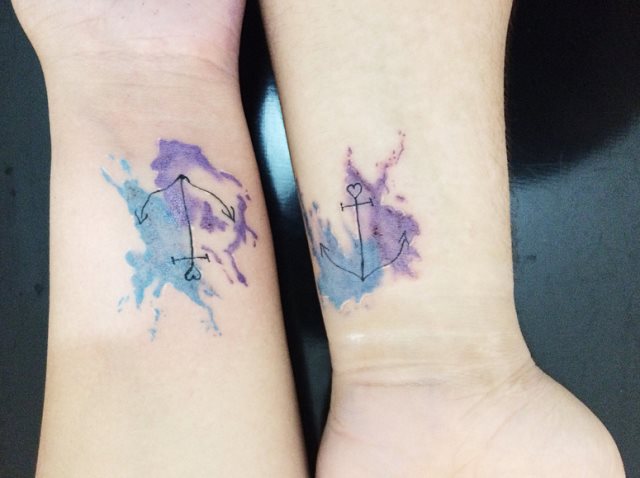 tattoo femenino pequeno en el brazo 106