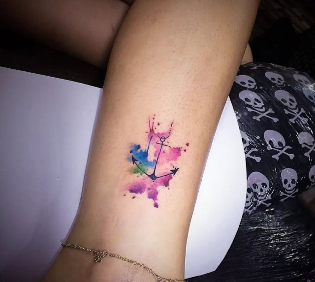 tattoo femenino pequeno en el brazo 113
