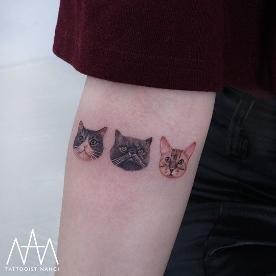 tattoo femenino pequeno en el brazo 122