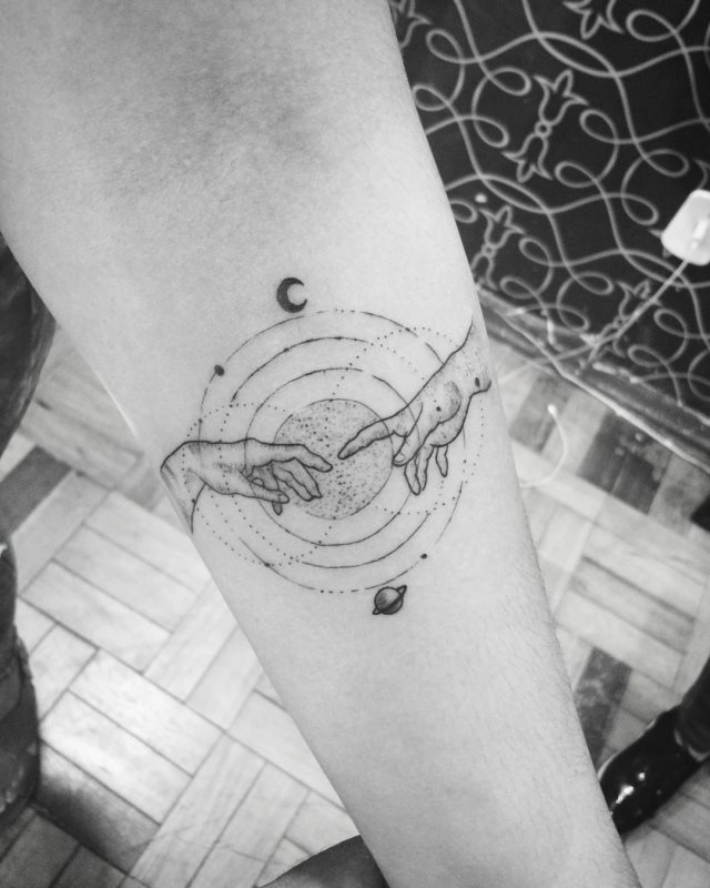 tattoo femenino pequeno en el brazo 125