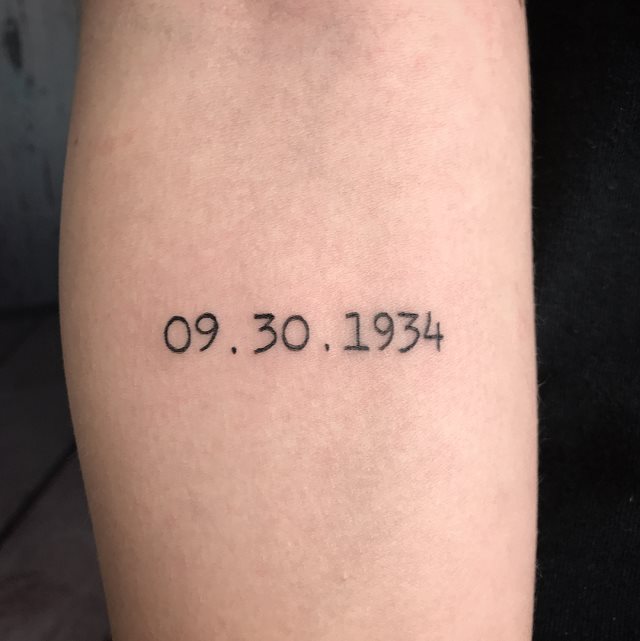 tattoo femenino pequeno en el brazo 15