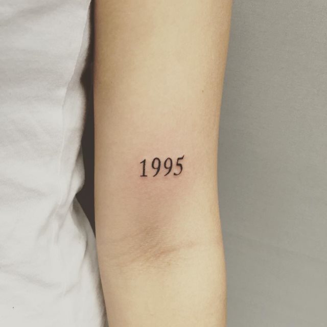 tattoo femenino pequeno en el brazo 17