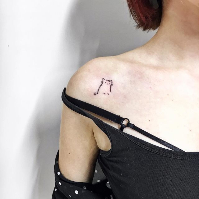 tattoo femenino pequeno en el brazo 29