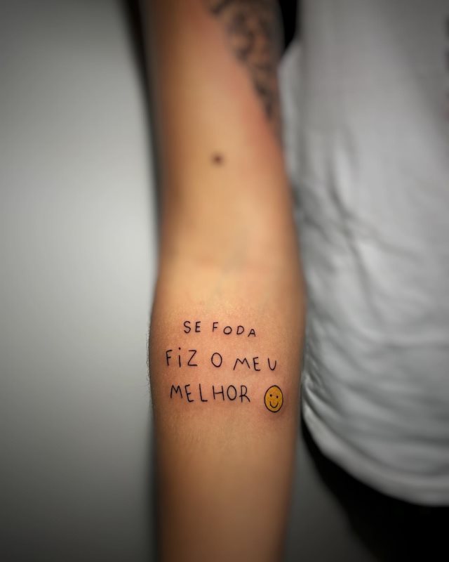 tattoo femenino pequeno en el brazo 71