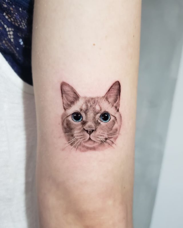 tattoo femenino pequeno en el brazo 95