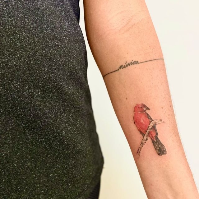 tattoo femenino pequeno en el brazo 98