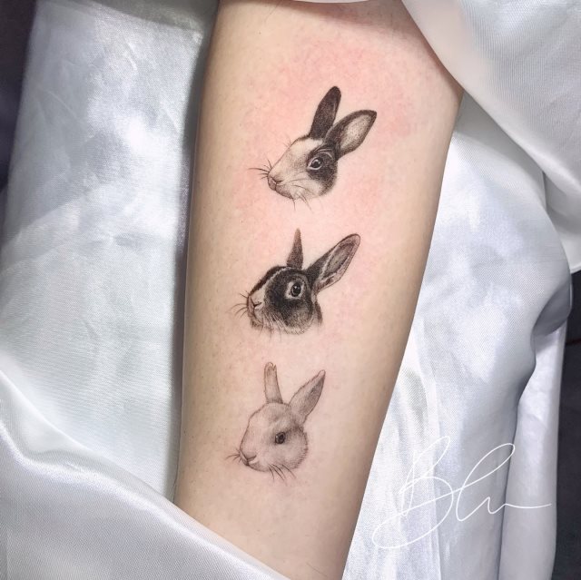 tattoo femenino pequeno en el brazo 99