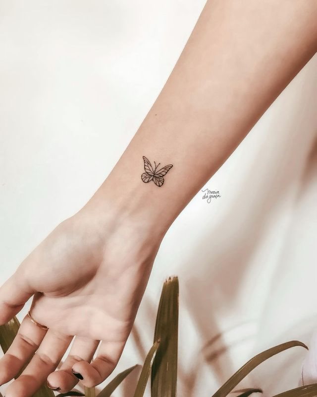 tattoo femenino pequeno para el brazo 13