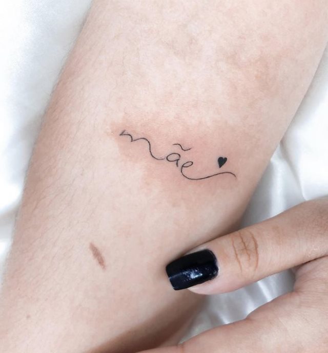 tattoo femenino pequeno para el brazo 15