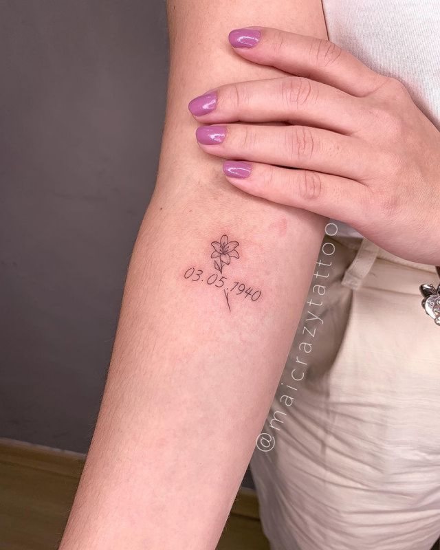 tattoo femenino pequeno para el brazo 19
