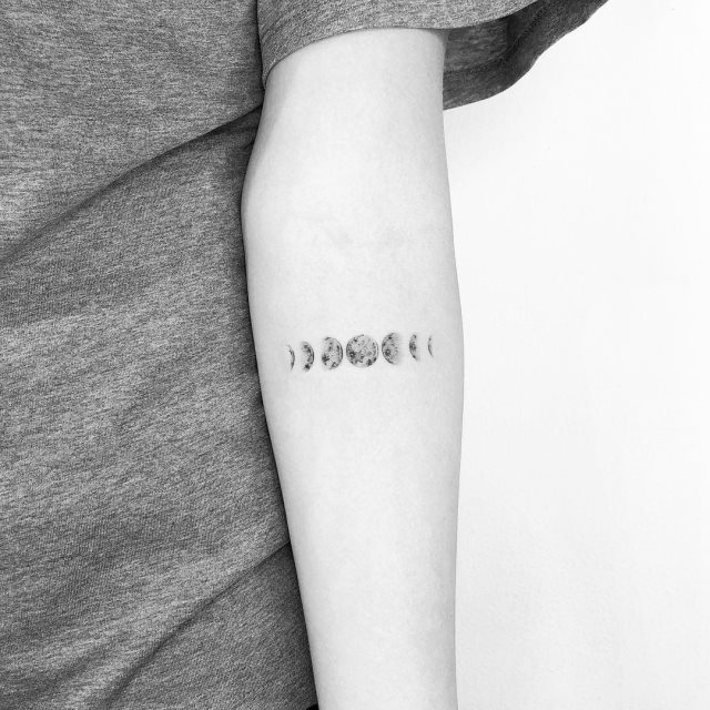 tattoo femenino pequeno para el brazo 20
