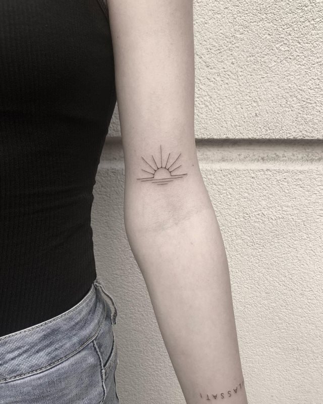 tattoo femenino pequeno para el brazo 21