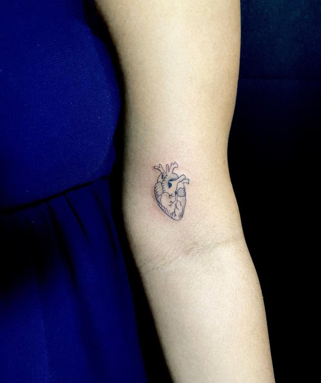 tattoo femenino pequeno para el brazo 40