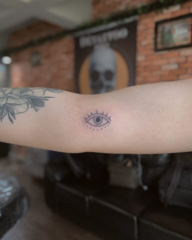 tattoo femenino pequeno para el brazo 41