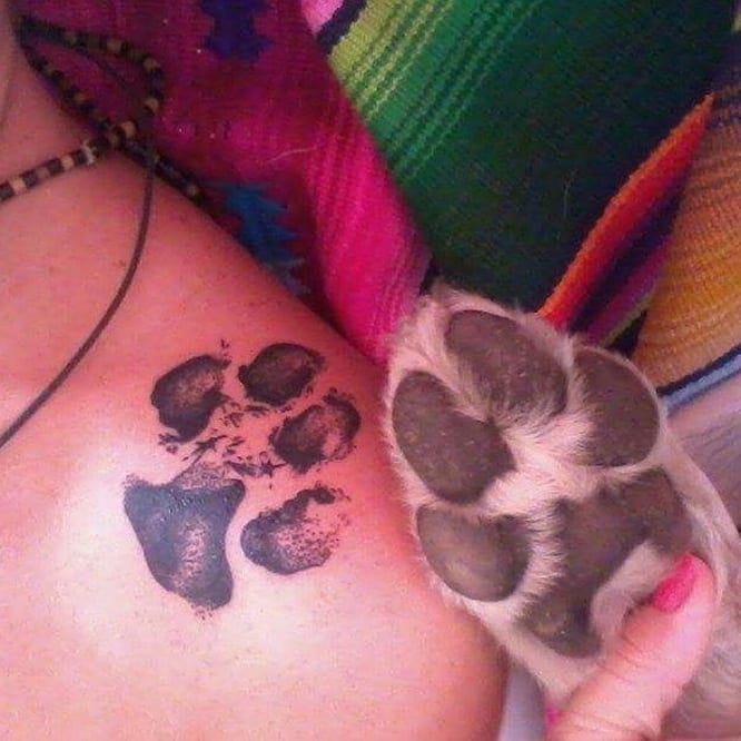 tattoo femenino perro 24