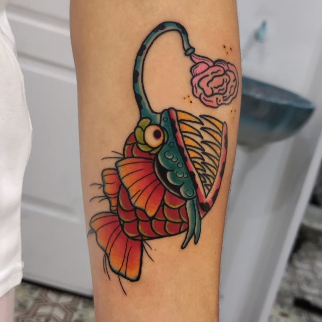 tattoo femenino pez 07
