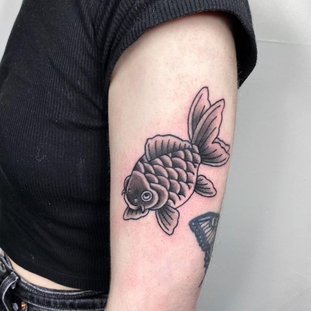 tattoo femenino pez 13