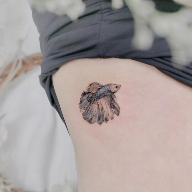 tattoo femenino pez 30