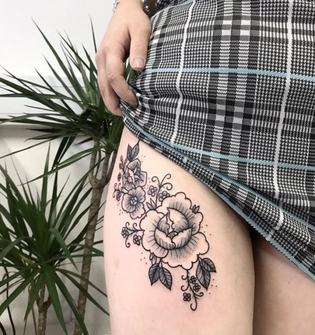 tattoo femenino sexy 34