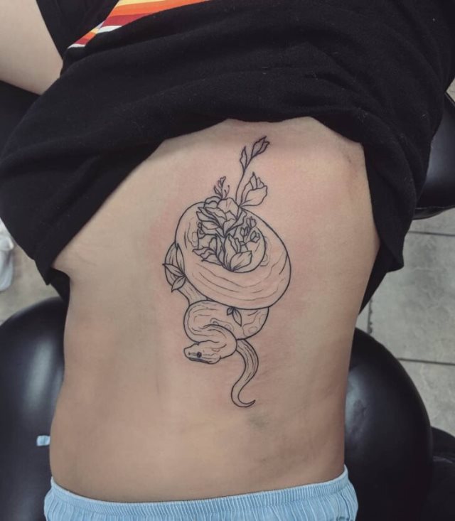 tattoo femenino sexy 37