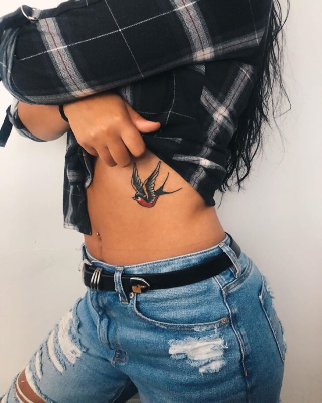 tattoo femenino sexy 40