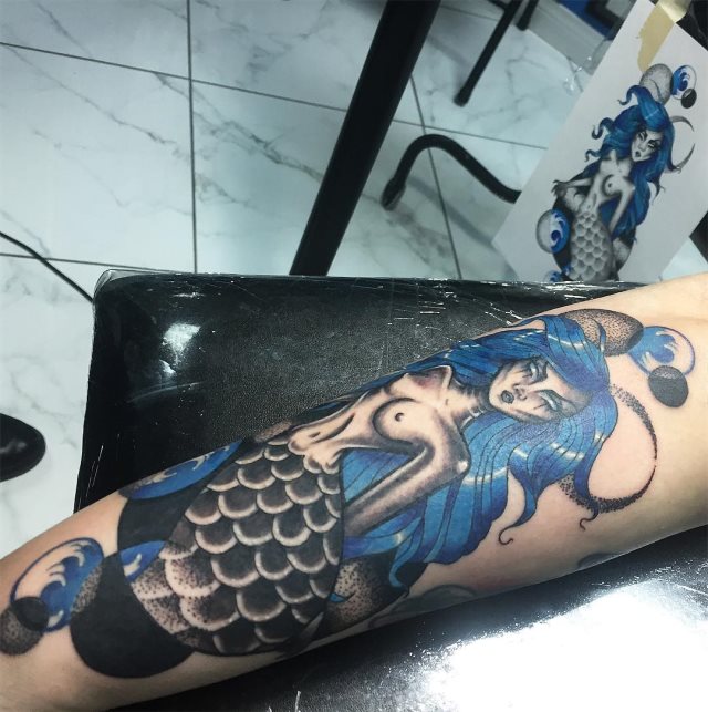 tattoo femenino sirena 12