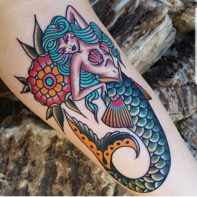 tattoo femenino sirena 15
