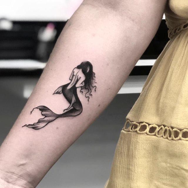 tattoo femenino sirena 17