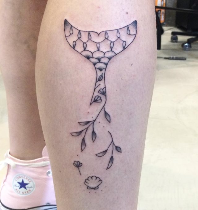 tattoo femenino sirena 18