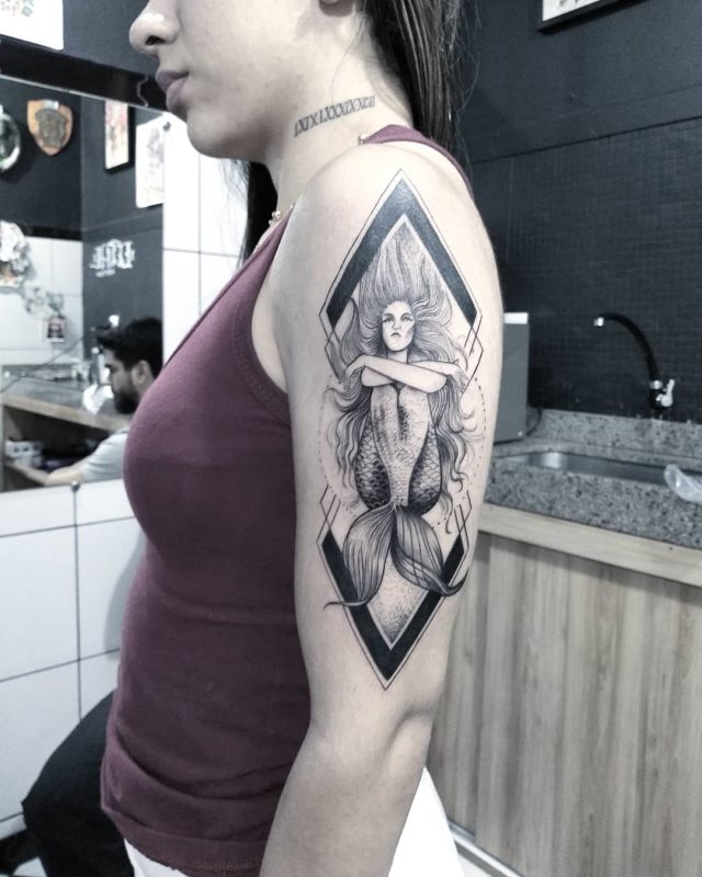 tattoo femenino sirena 76