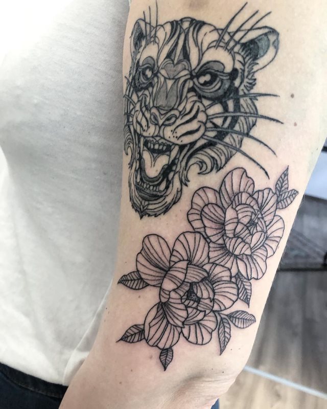 tattoo femenino tigre 02