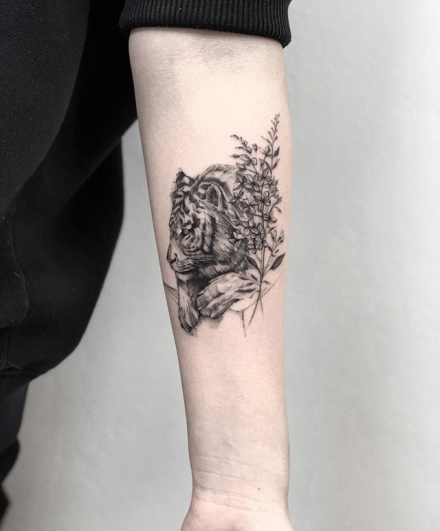 tattoo femenino tigre 23
