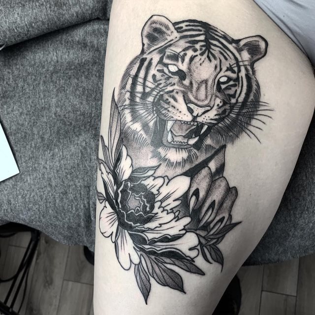 tattoo femenino tigre 45