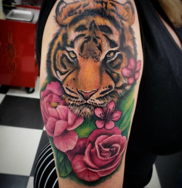 tattoo femenino tigre 49
