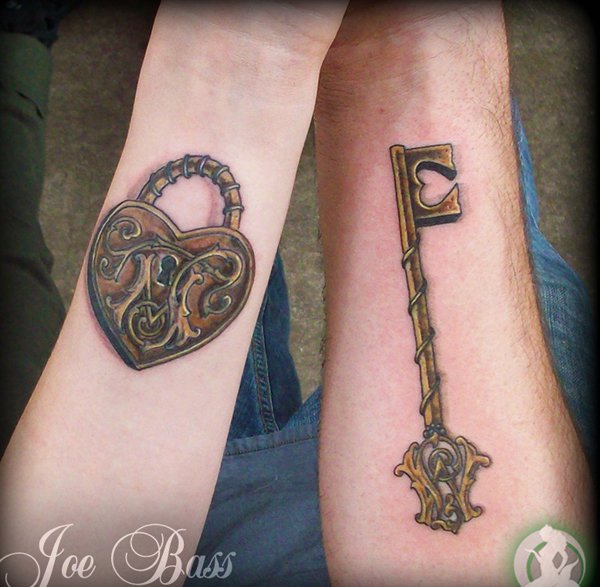 tatuaje CandadoyLlave138