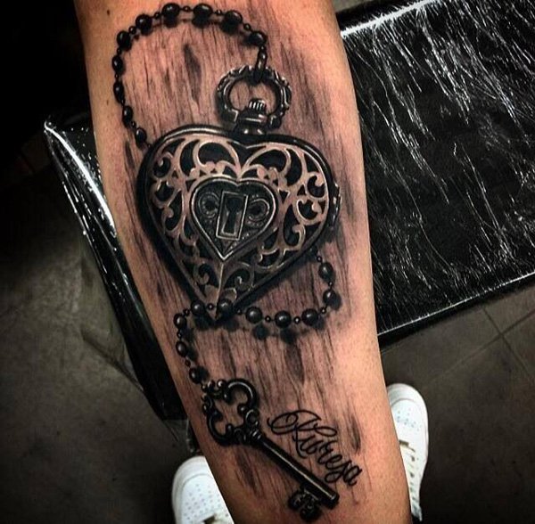 tatuaje CandadoyLlave143