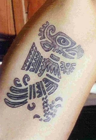 Un diseño con una influencia azteca y un aspecto rocoso muy bonito.