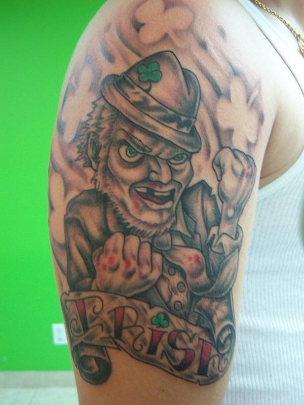 Bueno como primer tatuaje de la galera hemos querido seleccionar uno que tuviese varios motivos relacionados con Irlanda Bueno como primer tatuaje de la galera hemos querido seleccionar uno que tuviese varios motivos relacionados con Irlanda