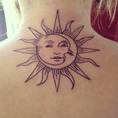 Tpico diseo de un sol con una luna, en la imagen podemos ver unos de los ms tradicionales tanto por el trazado como por las expresiones del sol y la luna Tpico diseo de un sol con una luna, en la imagen podemos ver unos de los ms tradicionales tanto por el trazado como por las expresiones del sol y la luna