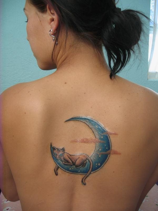 Otro diseo de una luna con un gato, dos elementos bien combinados y a los que se le ha dado otro toque ms con la representacin de las nubes que tienen una textura inmejorable Otro diseo de una luna con un gato, dos elementos bien combinados y a los que se le ha dado otro toque ms con la representacin de las nubes que tienen una textura inmejorable