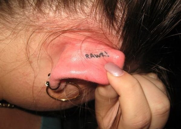 Otro diseo que resultado poco visible y que tiene poco sentido tatuarse Otro diseo que resultado poco visible y que tiene poco sentido tatuarse