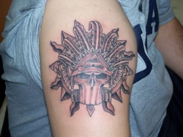 En este caso se ha incluido un elemento que, a priori no tiene mucha relacin con el esitlo maya, se trata de una calavera En este caso se ha incluido un elemento que, a priori no tiene mucha relacin con el esitlo maya, se trata de una calavera