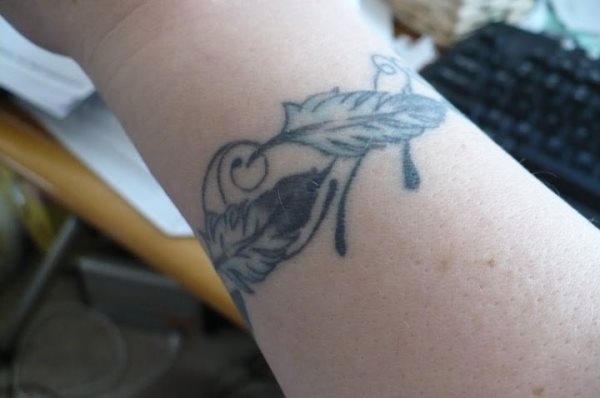En este caso, no es solo una nica pluma pequea como el anterior de plumas que vimos En este caso, no es solo una nica pluma pequea como el anterior de plumas que vimos