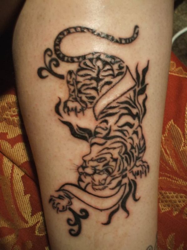 Tigre de estilo tribal y ms simple que el resto de diseos de esta galera Tigre de estilo tribal y ms simple que el resto de diseos de esta galera